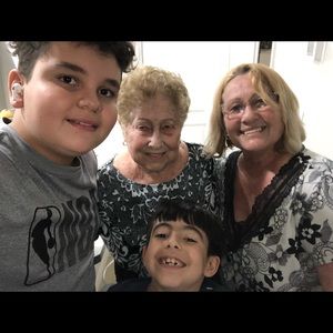 Meet your Posher, Roxana